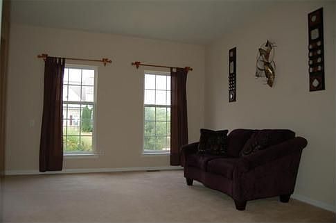 4th image of 903 Sweet Hollow Way