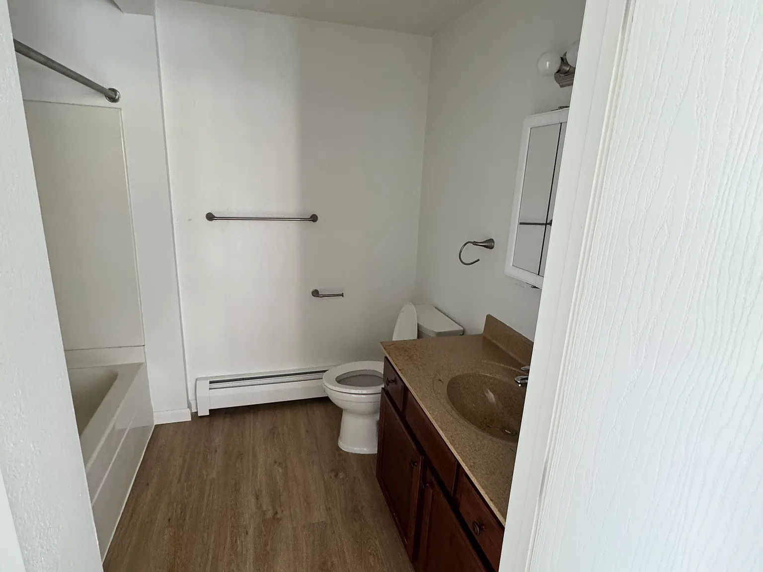 2 bed, 800 sqft, $935 — Photo 1