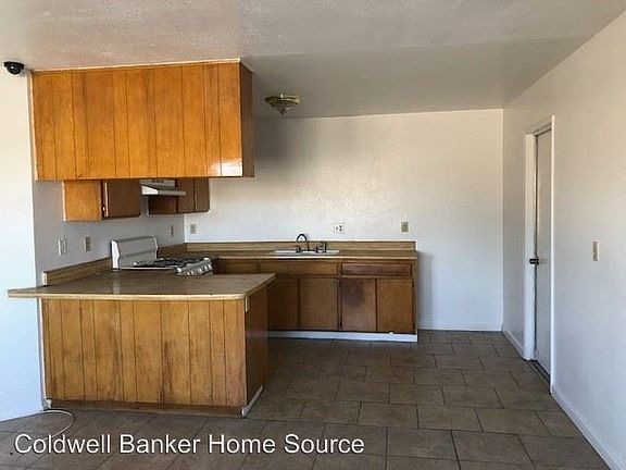 4th image of 18243 Bellflower St APT 3