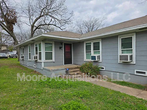 1306 N Travis St Photo 1