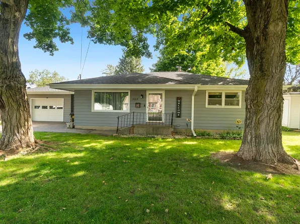 803 Clay St, Oregon, IL 61061