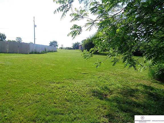 2nd image of 1205 Beaver Lake Blvd