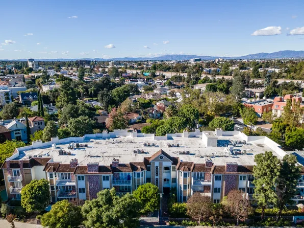 4401 Moorpark Way APT 107, Toluca Lake, CA 91602