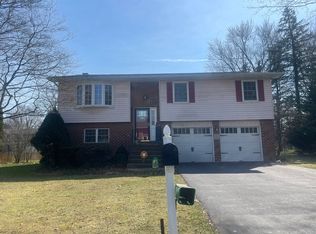1165 Greenleaf Dr, Bethlehem, PA 18017