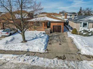 209 Ravenbury Dr, Hamilton, ON L8W2J2