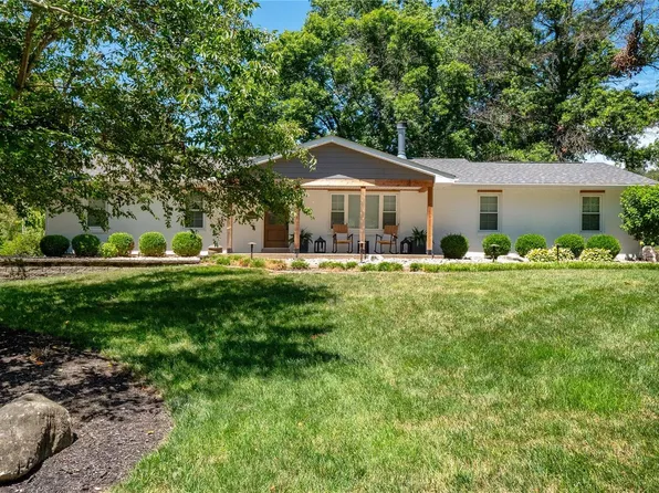 2265 Brookview Ln, Pacific, MO 63069