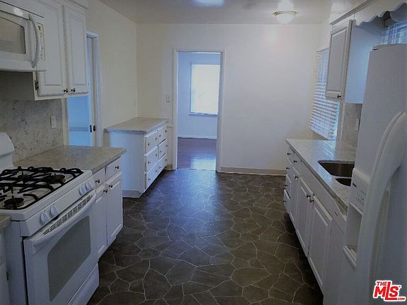 5th image of 15324 De Pauw St