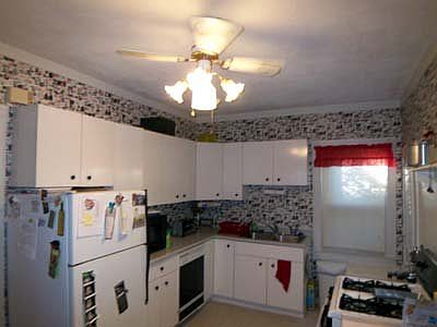 2nd image of 27 Thurston Ave #1