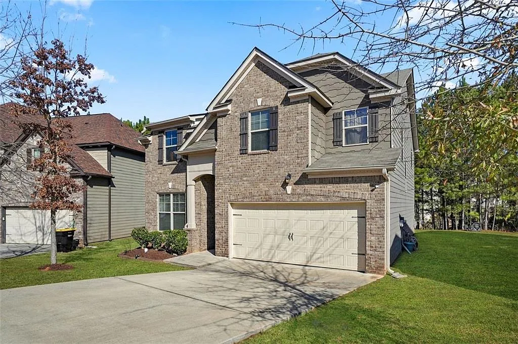 4 bed, 3022 sqft, $3,200 — Photo 2