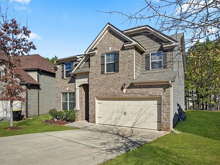 3105 Duke Dr — Photo 2