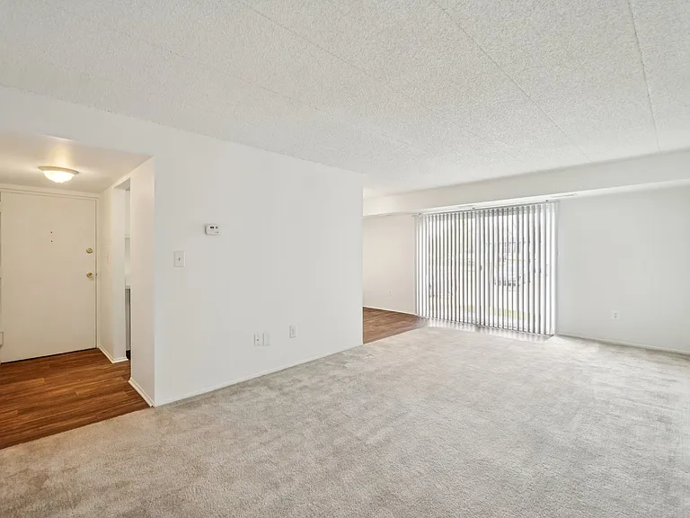 Riverside Village Apartments — Photo 98