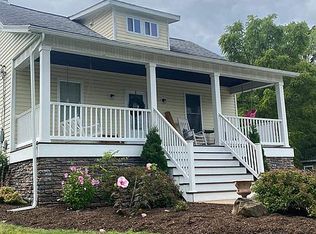 212 Park Ave, Mars, PA 16046