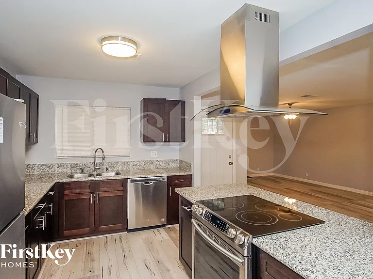 3800 San Angelo Ave — Photo 5