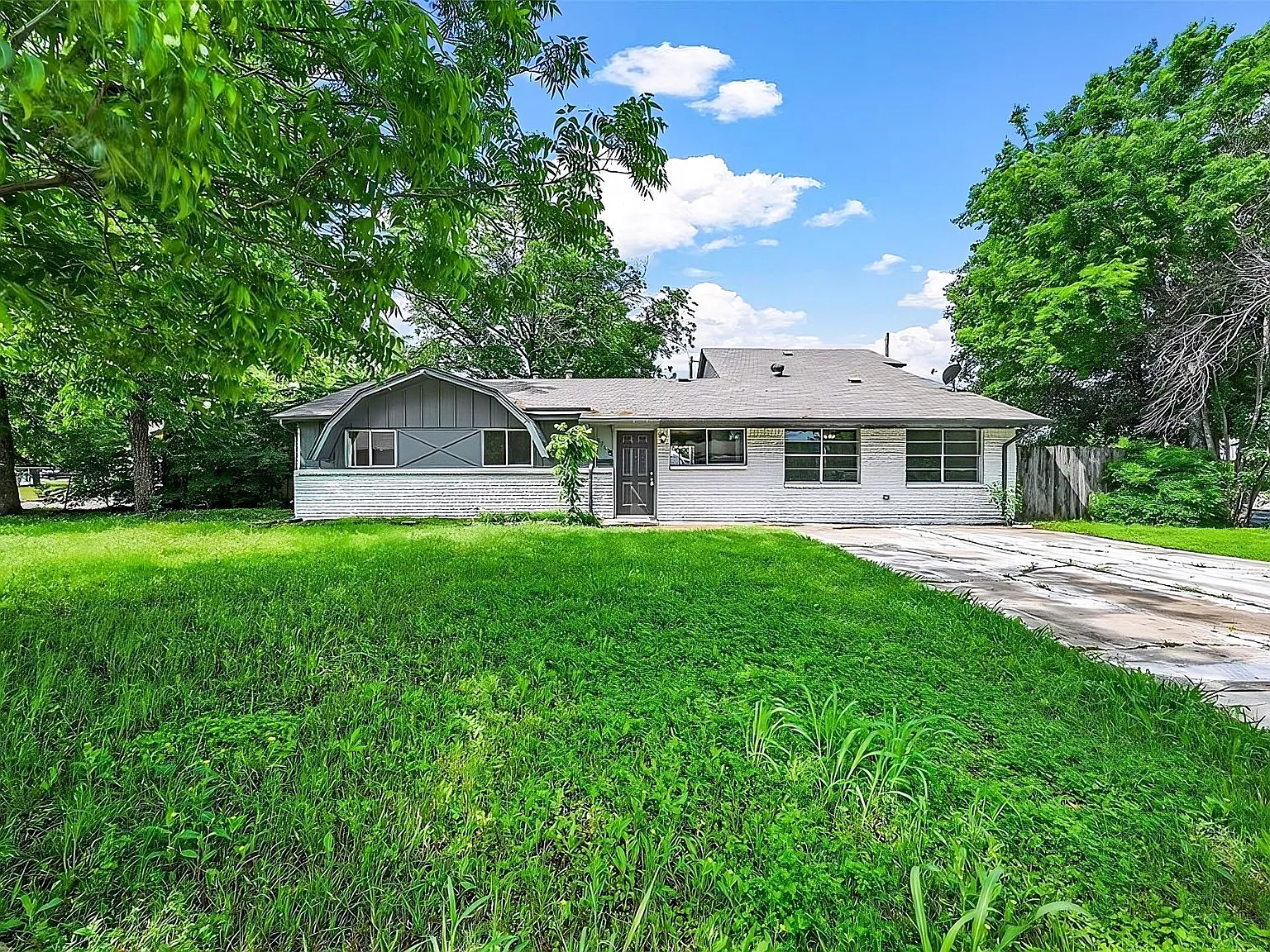 4 bed, 3.0 bath, 1980 sqft, $1,364 — Photo 4