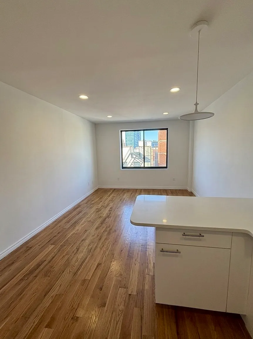 333 East 95th Street — Photo 4