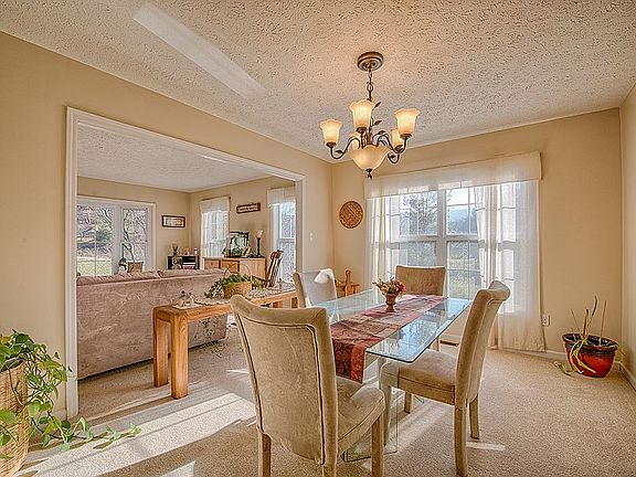 5th image of 400 Campbell Mountain Dr