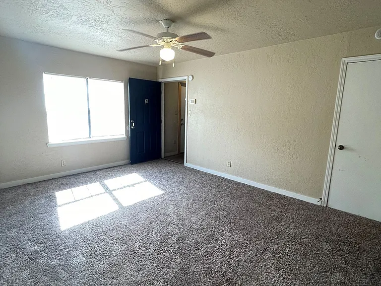 1107 NW Bell Ave #2 — Photo 6