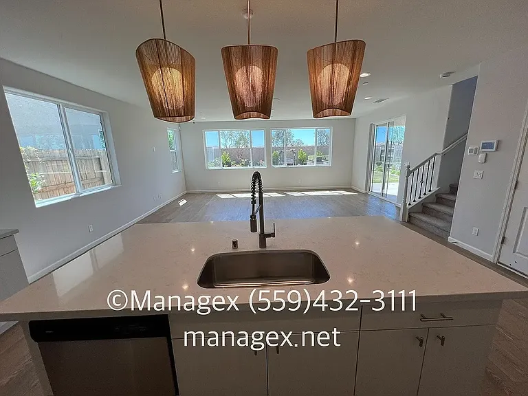 1229 S Traverse Dr — Photo 7