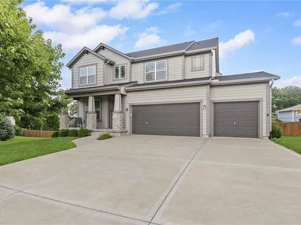 23313 W 52nd Ter, Shawnee, KS 66226