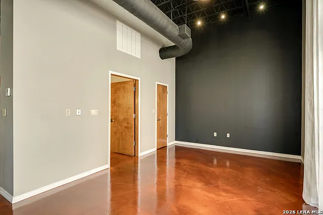 214 Travis #301 — Photo 12
