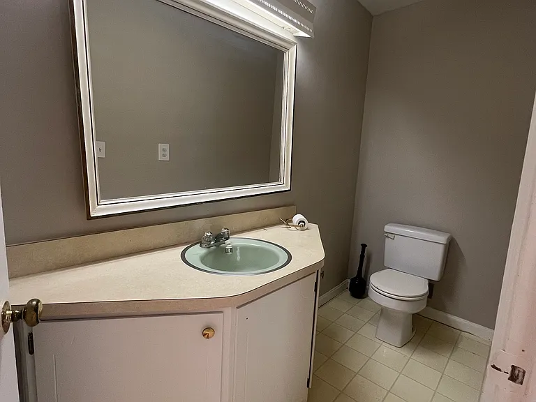 1064 Dallas Hwy — Photo 9