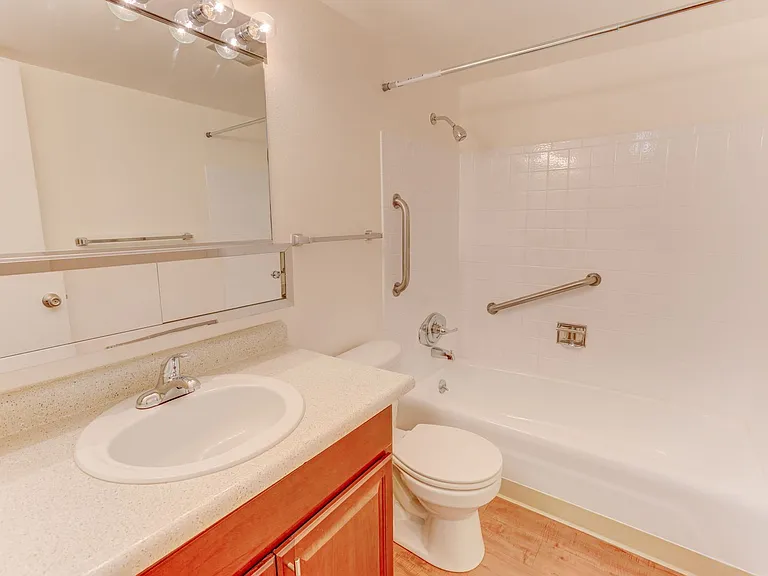 Heritage Apartments — Photo 26