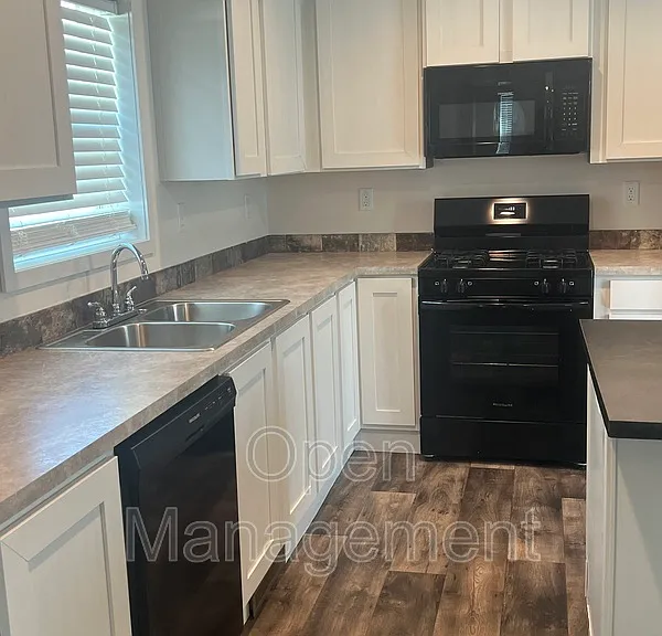 825 1st Ave E #79 — Photo 7