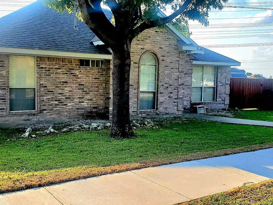 3925 Brazos Dr