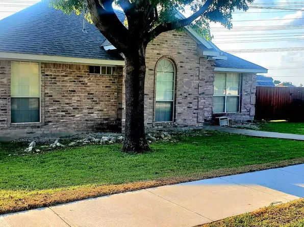 3925 Brazos Dr, Carrollton, TX 75007