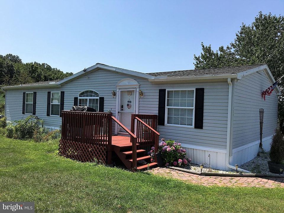 1st image of 225 Houston Dr