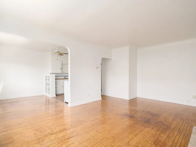 735 Royal Ave #209 — Photo 7