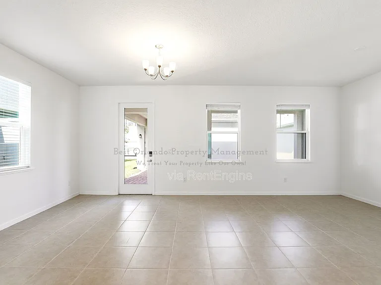 2512 Cedar Rose St — Photo 7