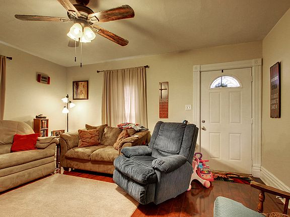 4th image of 108 Foster Ave