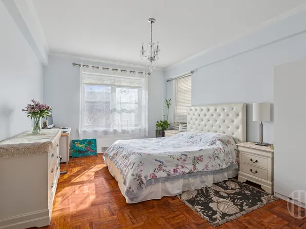 63-33 98th Place image 3 of 6