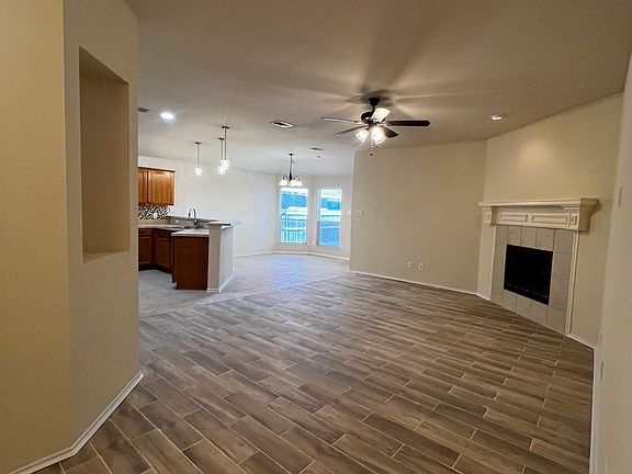 5th image of 729 Bamboo Dr