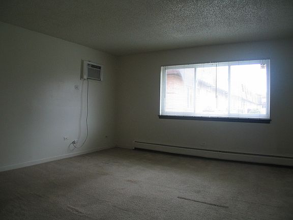 3rd image of 10056 Holly Ln APT 1W