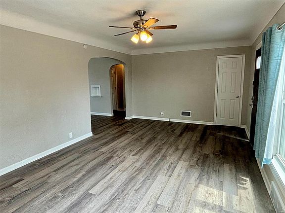 4th image of 97 W Beach Ave