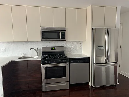 Rented by RK Capital Group LLC | media 18