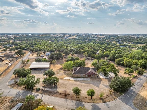 2nd image of 3601 Oak Cir
