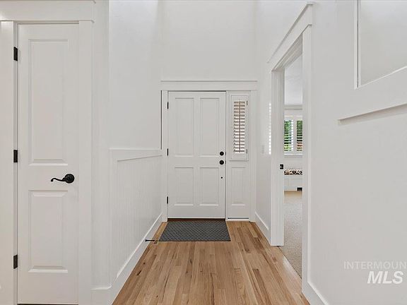 5th image of 1437 E Lewis St