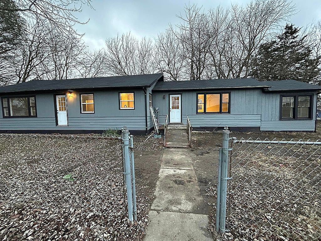 19 S 4th St W, West Terre Haute, IN 47885 Zillow