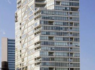 510 W Erie St #1208, Chicago, IL