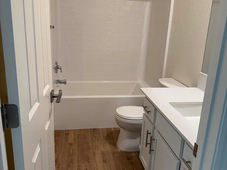 2183 N Renn Ave — Photo 16