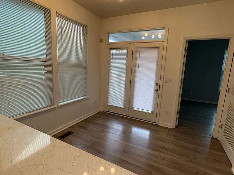 2424 N New Jersey St — Photo 16