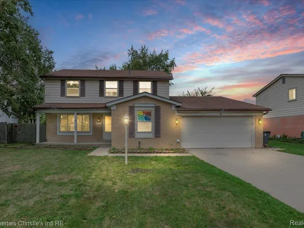 39237 Sunderland Dr, Clinton Township, MI 48038