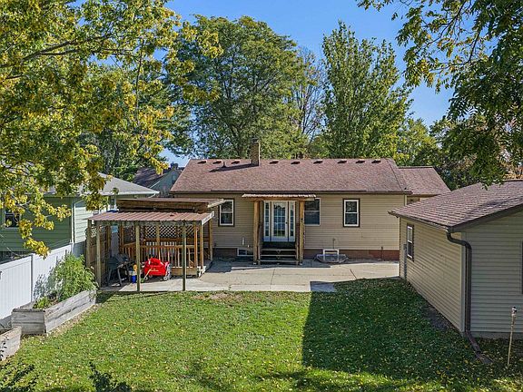 5th image of 538 Ellinwood Ave