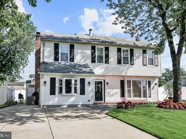 7710 Greenbrier Rd, Pennsauken, NJ 08109