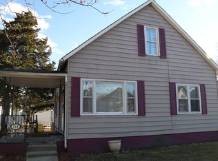 918 E Macon St, Clinton, IL 61727