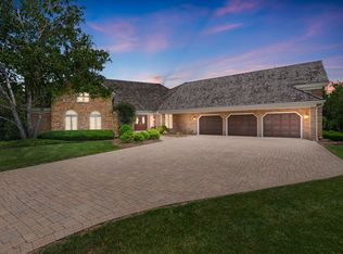 1003 Midwest Club Pkwy, Oak Brook, IL 60523