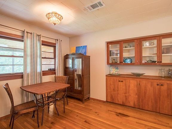 4th image of 2407 Broadmoor Pl